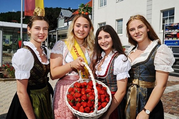 2019_Erdbeerfest und Ananaskirtag